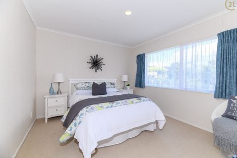 Photo of property in 28 Santa Ana Drive, Dannemora, Auckland, 2016