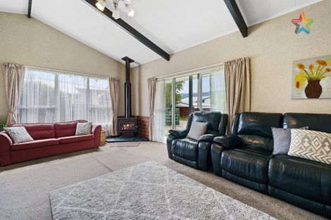 Photo of property in 25 Larchmont Grove, Totara Park, Upper Hutt, 5018