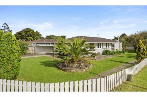 Photo of property in 42 Hamilton Drive, Waiuku, 2123