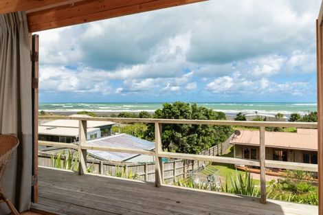 Photo of property in 141 Riria Kereopa Memorial Drive, Raglan, 3297