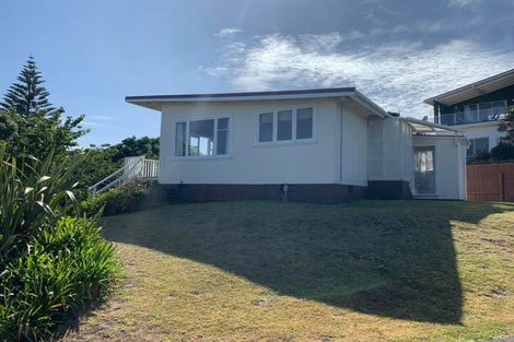 Photo of property in 18 Toru Road, Paraparaumu Beach, Paraparaumu, 5032