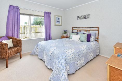 Photo of property in 2/7 Zurich Place, Weymouth, Auckland, 2103