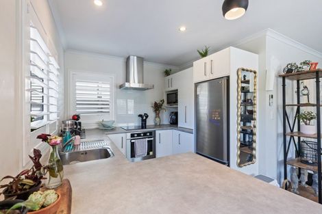 Photo of property in 88a Pioneer Road, Moturoa, New Plymouth, 4310