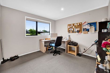 Photo of property in 12 Mercade Close, Stratford, 4332