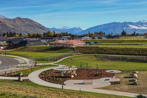 Photo of property in 5 Durry Lane, Wanaka, 9305
