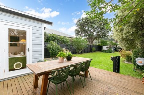 Photo of property in 47 Eden Street, Island Bay, Wellington, 6023