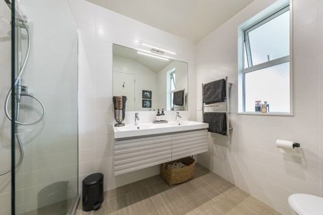 Photo of property in 39a Rutherford Terrace, Meadowbank, Auckland, 1072