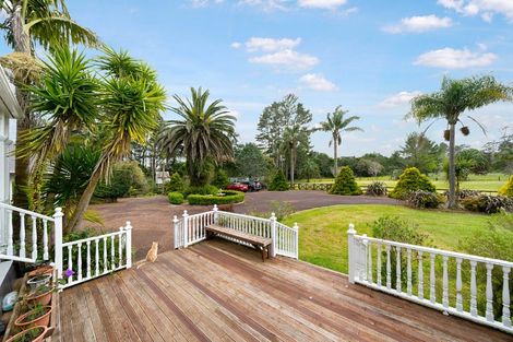 Photo of property in 112 Motu Road, Kumeu, 0891