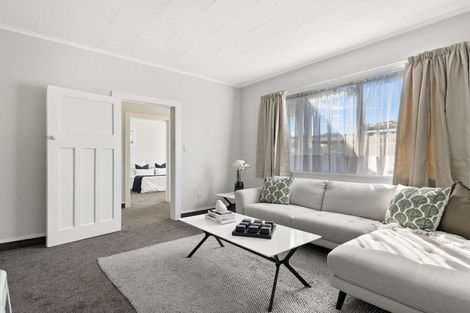 Photo of property in 1/705 Heretaunga Street East, Parkvale, Hastings, 4122