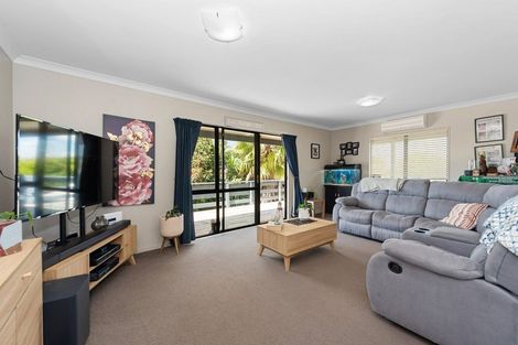 Photo of property in 2 Rosehill Place, Nawton, Hamilton, 3200