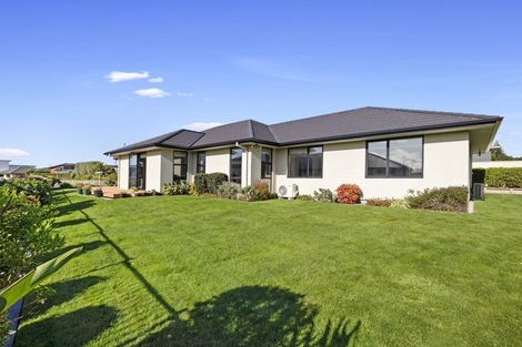 Photo of property in 49 Links Drive, Waiwhakaiho, New Plymouth, 4312