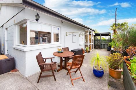 Photo of property in 1/215 Eskdale Road, Birkenhead, Auckland, 0626