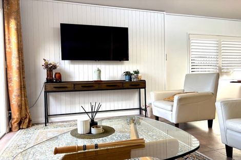 Photo of property in 24 Carnmore Place, Torbay, Auckland, 0630