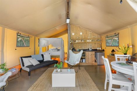 Photo of property in 168 Massey Road, Waipu, 0582