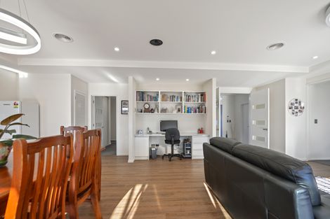 Photo of property in 16 Warhorse Gate, Halswell, Christchurch, 8025