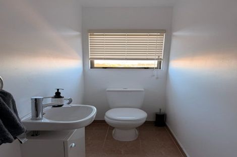 Photo of property in 28 Ballymore Drive, Pinehill, Auckland, 0632