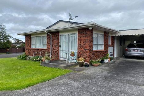 Photo of property in 2 Chartwell Drive, Eltham, 4322