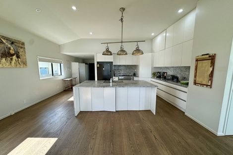 Photo of property in 62 The Terrace, Herald Island, Auckland, 0618