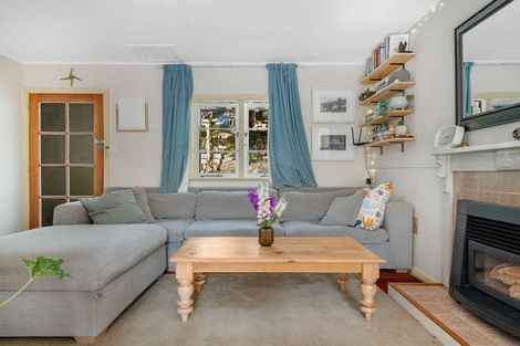 Photo of property in 43 Kauri Point Road, Laingholm, Auckland, 0604