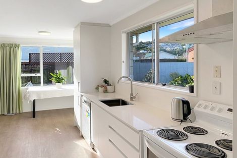 Photo of property in 15 Karen Lane, Beckenham, Christchurch, 8023