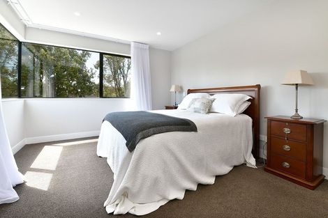 Photo of property in 52 Walton Street, Red Beach, 0932