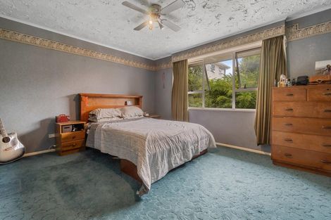 Photo of property in 79 Buscomb Avenue, Henderson, Auckland, 0610
