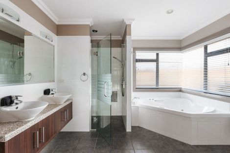 Photo of property in 582 Gloucester Road, Papamoa Beach, Papamoa, 3118