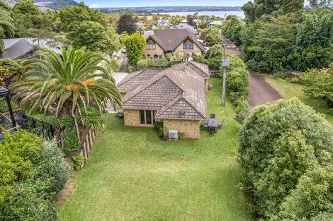 Photo of property in 8 Libra Place, Kawaha Point, Rotorua, 3010