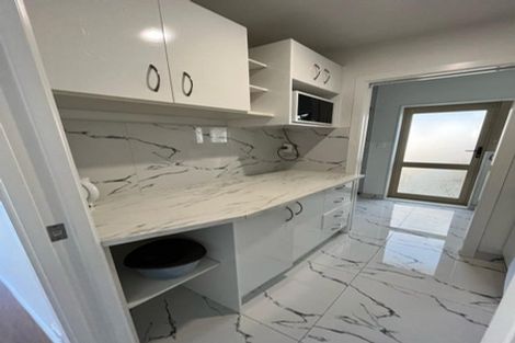 Photo of property in 9 Neesons Way, Glendene, Auckland, 0602