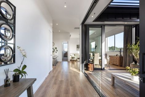 Photo of property in 7/14 Tamariki Avenue, Orewa, 0931