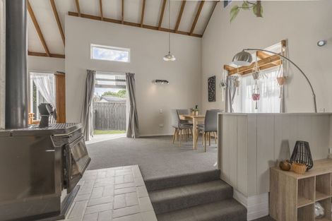 Photo of property in 12 Kew Grove, Raumati Beach, Paraparaumu, 5032