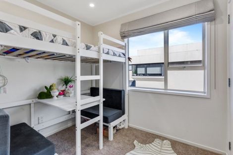 Photo of property in 9 Sandown Road, Rothesay Bay, Auckland, 0630