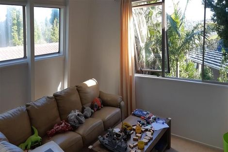 Photo of property in 12 Pendene Place, Forrest Hill, Auckland, 0620