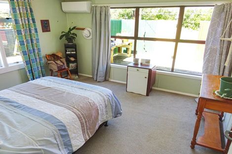 Photo of property in 15 Rangitane Street, Himatangi Beach, Foxton, 4891