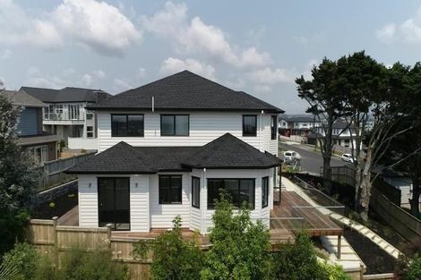 Photo of property in 30 Spyglass Street, Red Beach, 0932