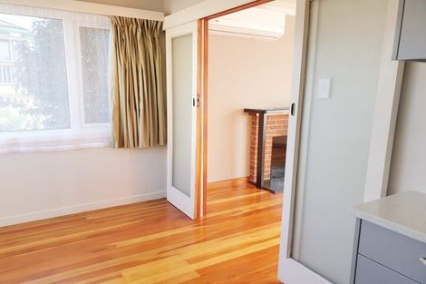 Photo of property in 2c Wendell Place, Greenlane, Auckland, 1061
