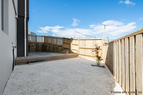 Photo of property in 5/10 Vinifera Place, Fairview Heights, Auckland, 0632