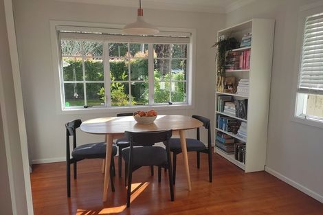 Photo of property in 28 Ocean View Road, Northcote, Auckland, 0627