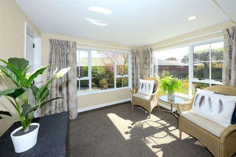 Photo of property in 2 Broadfell Avenue, Avonhead, Christchurch, 8042