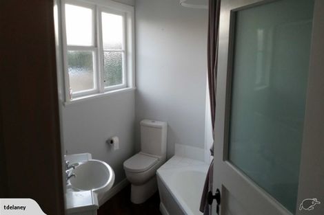 Photo of property in 60 Old Lake Road, Narrow Neck, Auckland, 0624