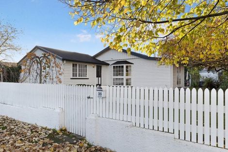 Photo of property in 35 Winters Road, Redwood, Christchurch, 8051