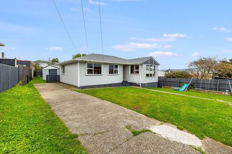 Photo of property in 100 Castor Crescent, Cannons Creek, Porirua, 5024