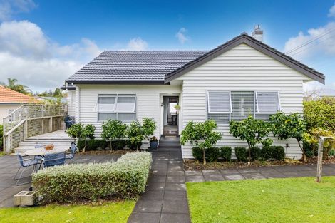 Photo of property in 17 Windsor Road, Maeroa, Hamilton, 3200