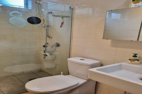 Photo of property in 43 Triangle Road, Massey, Auckland, 0614