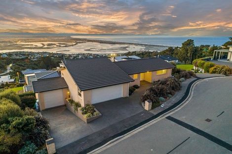 Photo of property in 9 Stoneyridge Close, Mount Pleasant, Christchurch, 8081