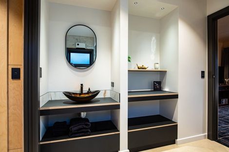 Photo of property in 2 Whaitere Place, Waikawa, Picton, 7220