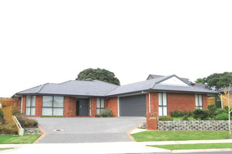 Photo of property in 11 Toledo Avenue, Henderson, Auckland, 0612