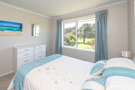 Photo of property in 37 Golf Vue Place, Castlecliff, Whanganui, 4501