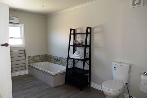 Photo of property in 16 Tweed Street, South Hill, Oamaru, 9400