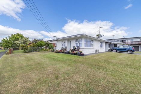 Photo of property in 4/53-55 East Street, Papakura, 2110